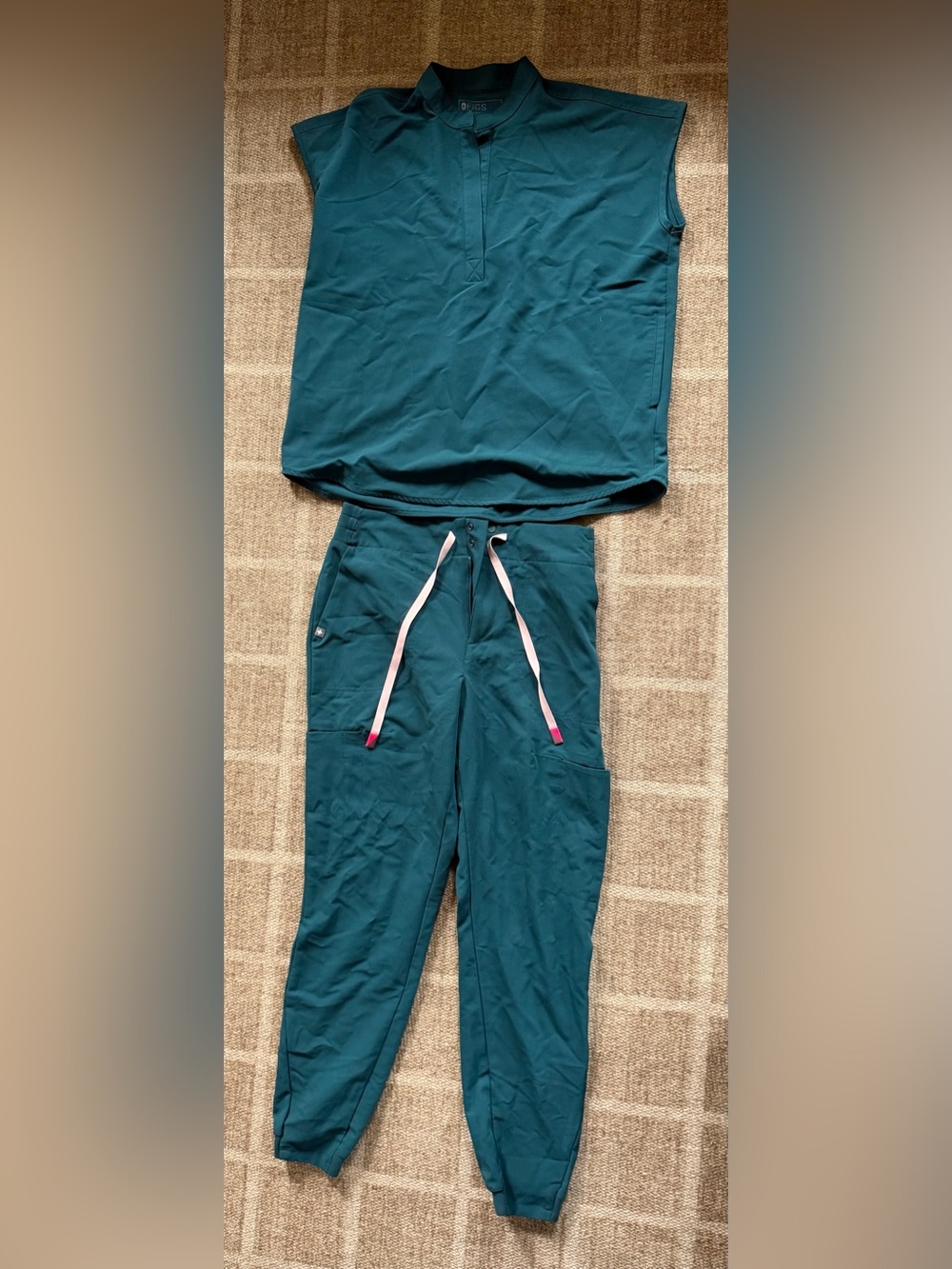 FIGS Deep Teal Scrub Set - Rafaela Oversized Top & Zamora Joggers with Pink Draw